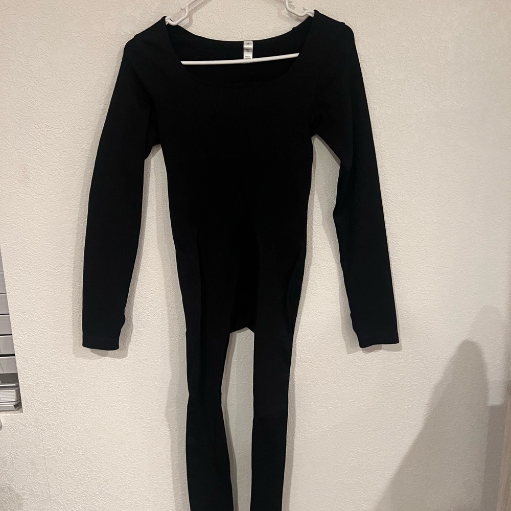 Black full body suit 😋😋